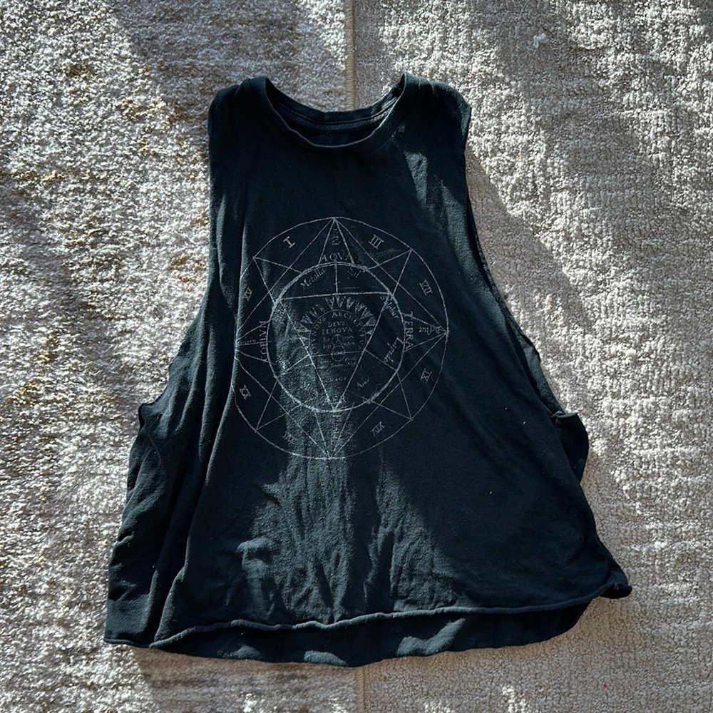 Brandy Melville Muscle T